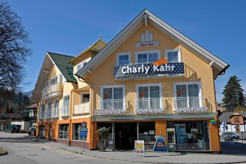 查利卡尔公寓酒店 斯拉德明 外观 照片